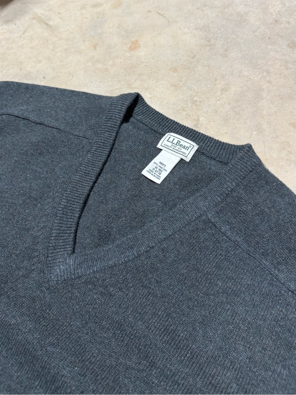 LL Bean Sweater Mens XL Green Shetland Wool V Neck Pullover Outdoor Vintage